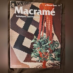 1976 Macrame Techniques & Projects A SUNSET BOOK Plant hanger Necklace Paperback